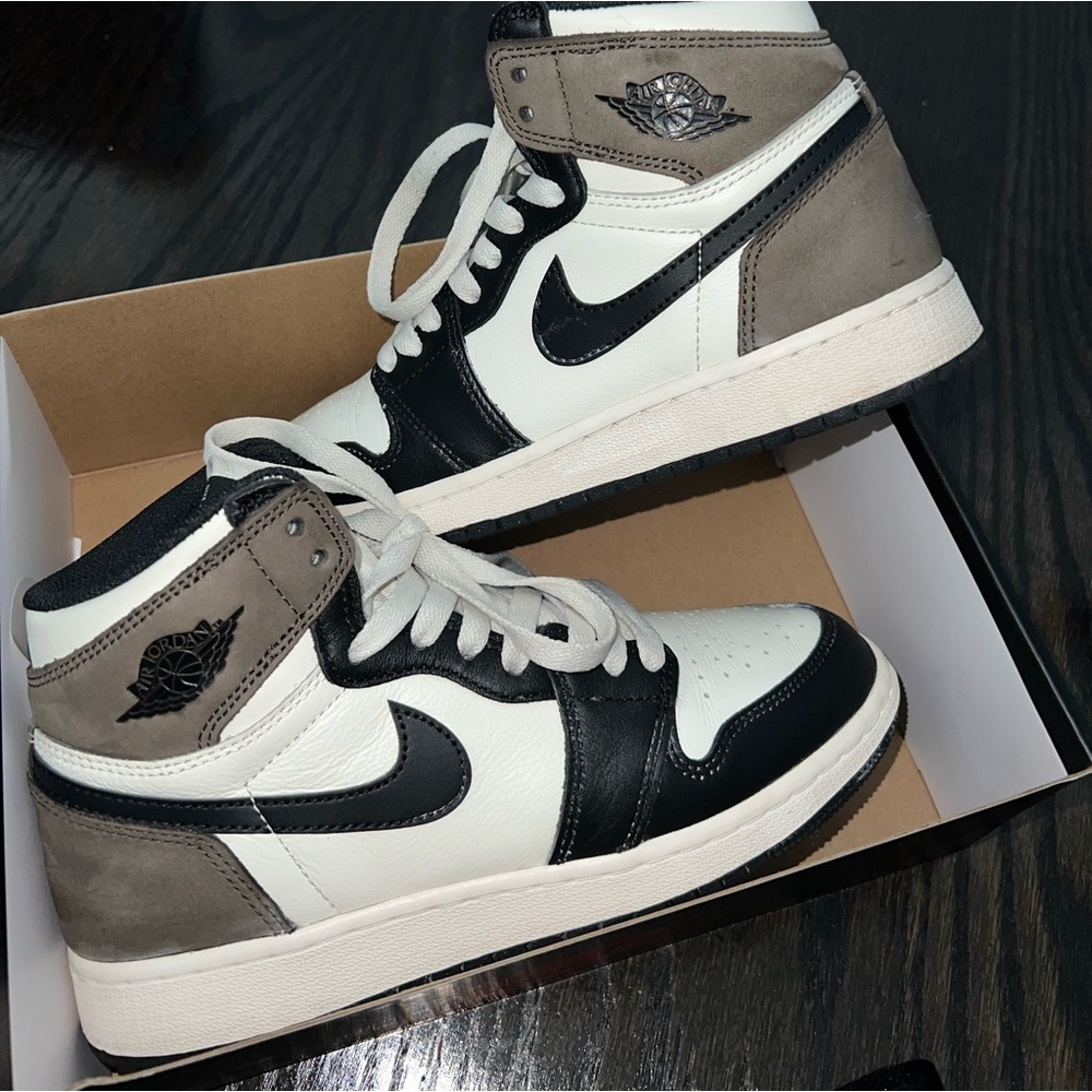 Jordan 1 Retro Mocha
